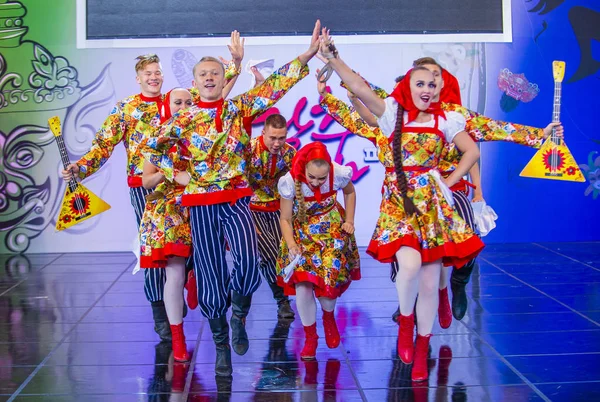 Andong Südkorea 2018 Russain Tänzer Des Rovesniki Choreographischen Ensembles Treten — Stockfoto