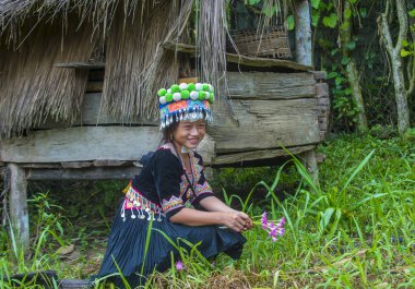 Bam Na Ouan, Laos - Ağustos 13: Bam Na Ouan köyü Laos üzerinde 13 Ağustos 2018 Hmong azınlıkta kızdan. Hmong azınlık Laos 49 etnik gruplarından biridir 