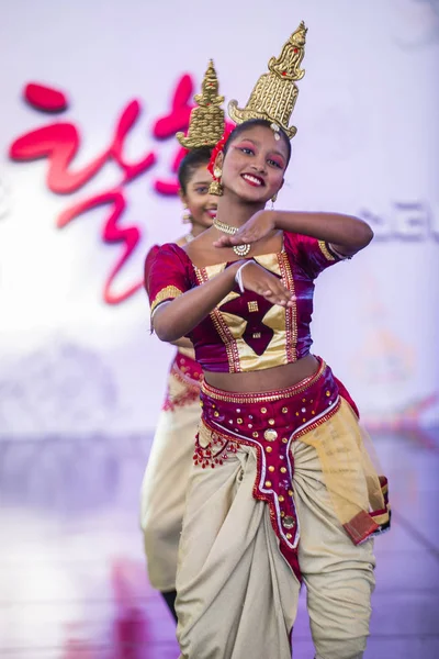 Андонг Южная Корея Окт Танцоры Шриланки Танцевальной Труппы Хиллвудского Колледжа — стоковое фото