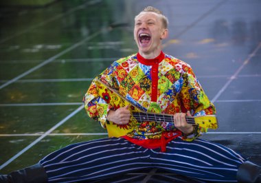 Andong, Kore - Ekim 01: Rovesniki koreografik Ensemble Russain dansçı gerçekleştirmek üzerinde 01 Ekim 2018 Andong Güney Kore'de düzenlenen Maskdance Festivali