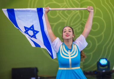Andong, Kore - Ekim 01: Karmıel dans şirketten İsrail dansçı gerçekleştirmek üzerinde 01 Ekim 2018 Andong Güney Kore'de düzenlenen Maskdance Festivali