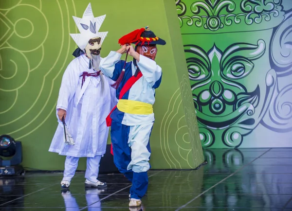 Andong Corea Del Sur Oct Actores Que Interpretan Tradicional Maskdance —  Fotos de Stock