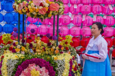 Seoul - 11 Mayıs: Banyo, Buda töreni sırasında Lotus Lantern Festivali Seul, Kore üzerinde 11 Mayıs 2018 festivalin bir Buda'nın Doğum kutlamasıdır