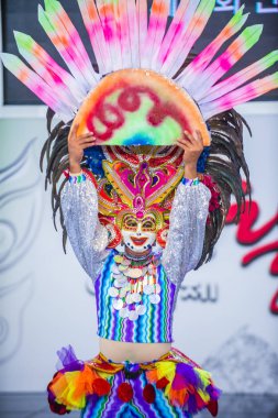 Andong, Kore - Ekim 01: Filipino dansçı Bacolod Festivali Maskdance festivalinde gerçekleştirmek Masskara üzerinde 01 Ekim 2018 Andong Güney Kore'de düzenlenen