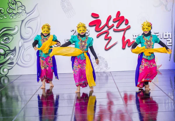 Andong Corea Del Sud Ottobre Ballerini Indonesiani Del Gruppo Danza — Foto Stock