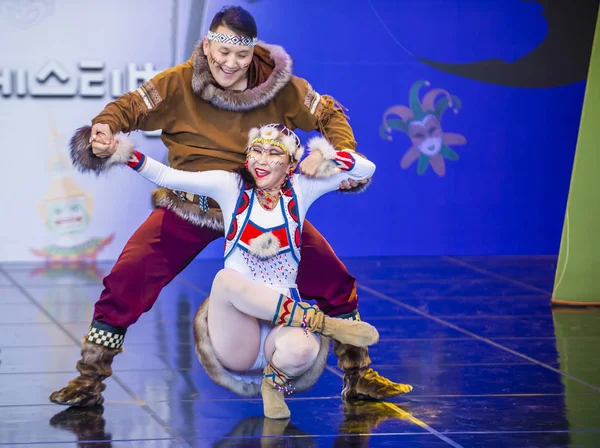 Andong Kore Ekim Halk Ensemble Gulun Yakutya Kuzey Gelen Dansçılar — Stok fotoğraf