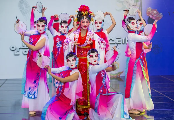 Andong Jižní Korea Říjen Čínská Tanečníky Vystoupí Maskdance Festival Pořádaný — Stock fotografie