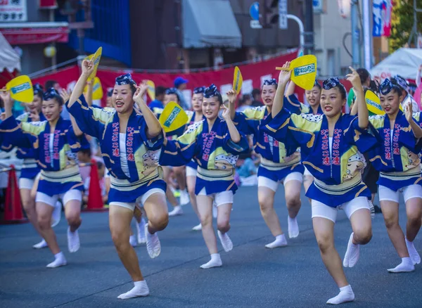 Tokyo - Ağustos 26: Katılımcılar Awa Odori Festivali, Tokyo, Japonya üzerinde 26 Ağustos 2018. AWA Odori Japonya'nın en büyük dans festivalidir