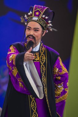 Andong, Kore - Ekim 01: Üzerinde 01 Ekim 2018 Andong Güney Kore'de düzenlenen Maskdance Festivali Çin dansçılar gerçekleştirmek