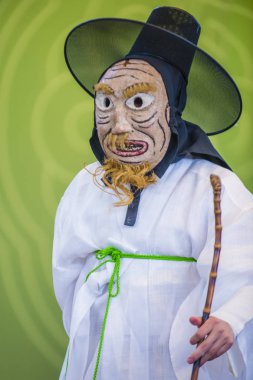 Andong, Kore - Ekim 01: traditinal Andong Güney Kore, Kore Maskdance üzerinde 01 Ekim 2018 gerçekleştirme aktör, Maskdance Festivali Andong içinde her yıl düzenlenen