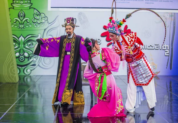 Андонг Южная Корея Окт Китайские Танцоры Выступают Фестивале Maskdance Который — стоковое фото