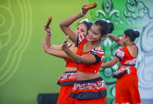 Andong, Kore - Ekim 01: Perth üniversite dans topluluğu Srilankan dansçılar üzerinde 01 Ekim 2018 Andong Güney Kore'de düzenlenen Maskdance festivalinde gerçekleştirmek
