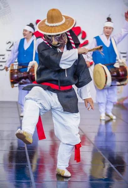 Andong Jižní Korea Říjen Herci Plnění Tradiční Korejské Maskdance Andong — Stock fotografie