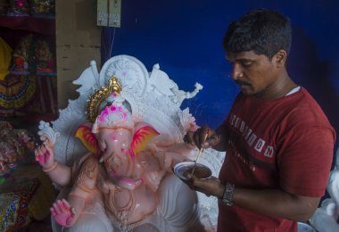  Mumbai Hindistan 'daki Ganesh putu.