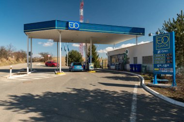 21 Mart 2018, editoryal fotoğraf Euroil benzin istasyonu, Klobouky u Brna, Çek Cumhuriyeti