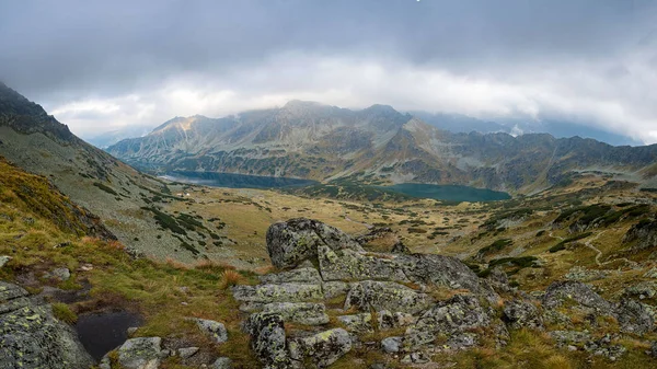 Czarny staw Polski, High Tatra, Polonia, vista da Zawrat — Foto Stock