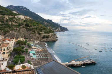 Kıyı Dağları ve İtalya deniz doğası nedir