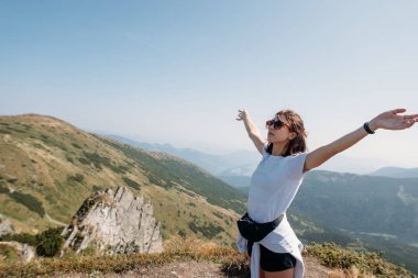 ' nin yoğun bulutlar dağ