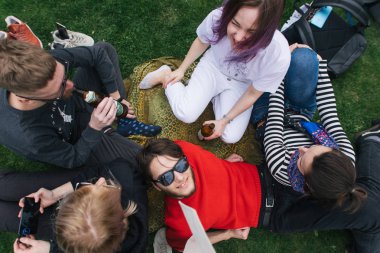 Arkadaşlar rahatlayın, eğlenin.