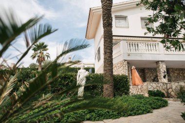 Havuzlu bir villa, güzel bir yaz tatili.