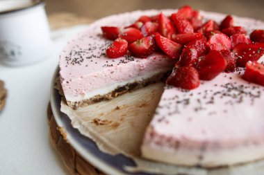 Şekersiz çilekli cheesecake
