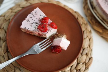 Şekersiz çilekli cheesecake
