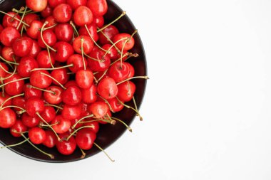 olgun taze kırmızı kirazlar