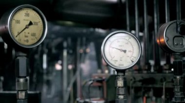 Üretim manometreler