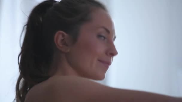 Güzellik Kadını Fitness Exersice Evde Yapar — Stok video