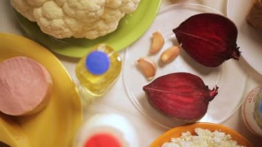 Dengeli beslenme. Sağlıklı gıda kavramı. Yemek pişirmek için malzemeler. Üstten Görünüm