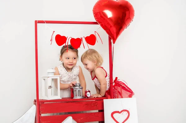 Two Little Girlfriends Play Studio Decorations Valentine Day — Stock Photo, Image
