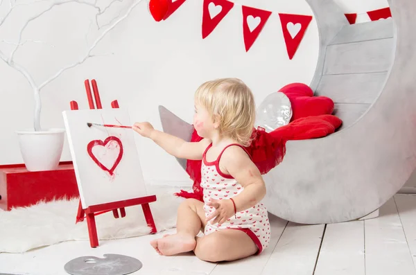 Valentine's day  - portrait of a cute little baby girl — Stock Photo, Image