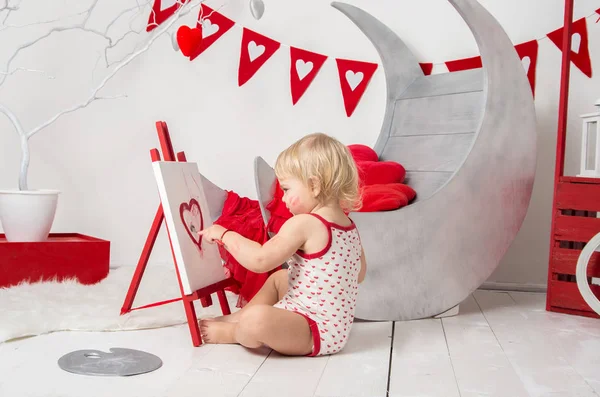 Valentine's day  - portrait of a cute little baby girl — Stock Photo, Image