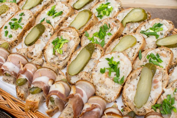 Sandwich Con Paté Hígado Pepinillos Verde —  Fotos de Stock