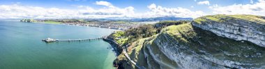 Llandudno havadan görünümü ile iskele Galler - İngiltere