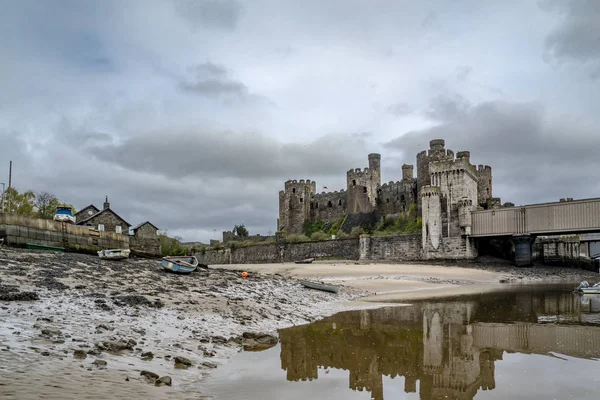 Uitzicht op de historische Conwy castle - Wales - Verenigd Koninkrijk — Stockfoto