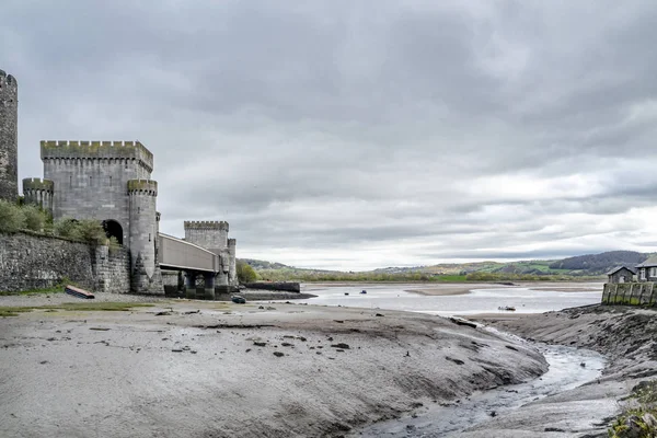 Vista do histórico castelo de Conwy - País de Gales - Reino Unido — Fotografia de Stock