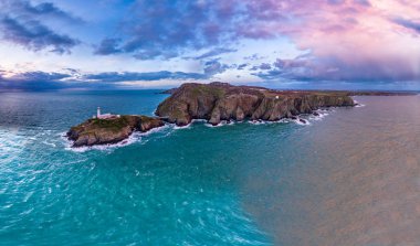 Hava Güney yığın görünümüyle feneri günbatımı sırasında