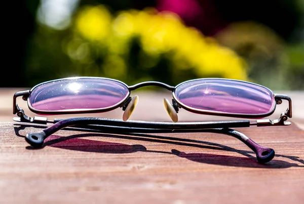 Koncepcja lato gotowe do noszenia okularów przeciwsłonecznych — Zdjęcie stockowe