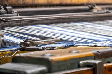 Geleneksel araçlar ile arka plan dokuma