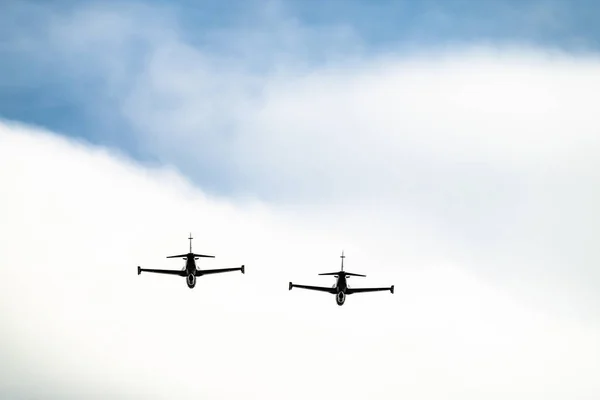 Anglesey, Gales - 26 de abril de 2018: British Aerospace Hawk T.2 aterriza en el aeropuerto de Anglesey RAF Valley — Foto de Stock