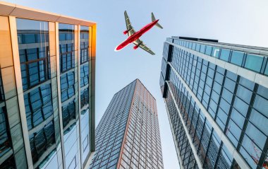 Frankfurt, Almanya'nın City gökdelen üzerinde uçan uçak
