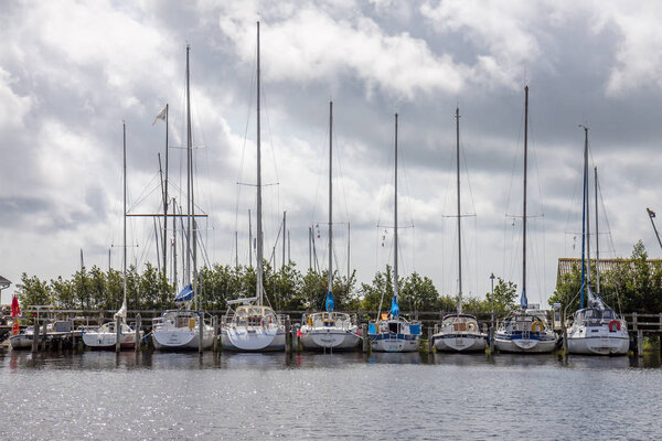 Рингкобинг, Дания - 15 августа 2018 года: Матросы ждут моряка
