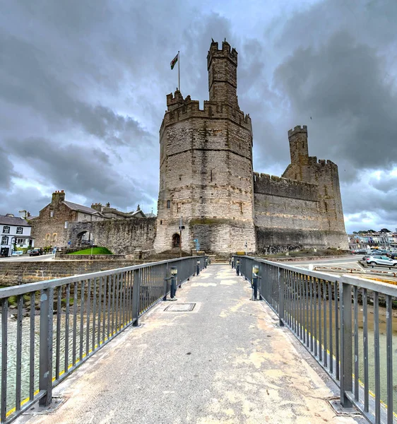De toren van het kasteel bij Caernarfon — Stockfoto