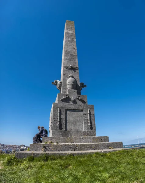 Холіхед, Уельс - 2018 30 квітня: Капітан Скіннер пам'ятник знаходиться меморіальний до Холіхед символом, який називається капітан Джон МакГрегор Скіннер — стокове фото