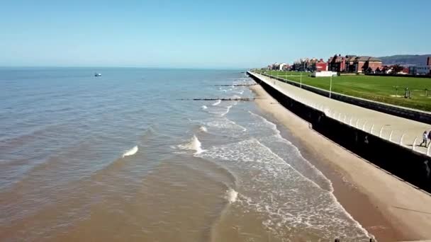 Letecký pohled na Rhyl v Wales - Velká Británie — Stock video