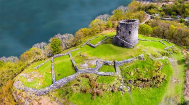 Llanberis Snowdonia Milli Parkı'nda Wales, Dolbadarn Kalesi hava