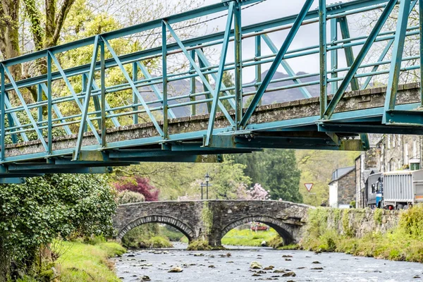 Rzeka Glaslyn uruchomiona za pośrednictwem Beddgelert w sercu Parku Narodowego Smowdonia w Gwynedd, Wales, Wielka Brytania — Zdjęcie stockowe