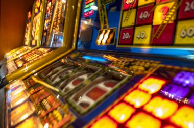Kumar makineleri casino yanıp sönen