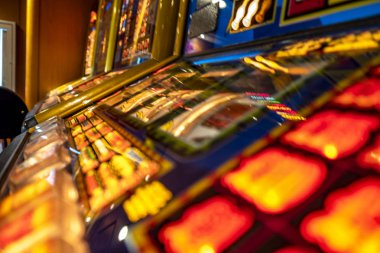 Kumar makineleri casino yanıp sönen